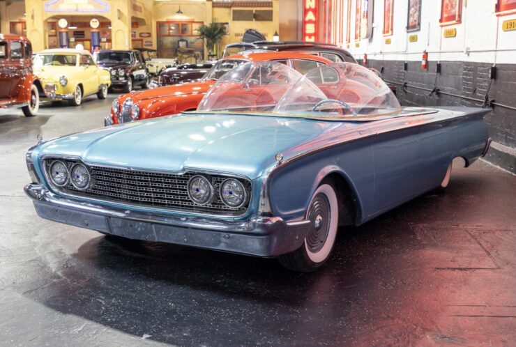 Ford Fairlane Spaceliner Custom Car 11