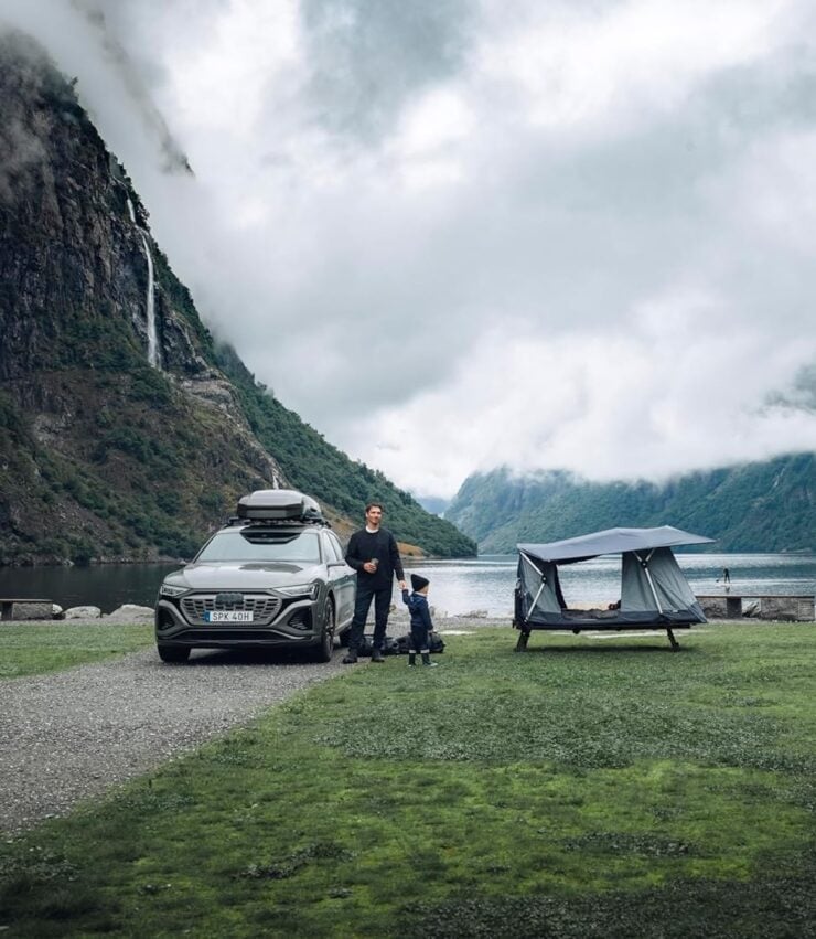 Thule Outset Hitch-Mounted Tent 11