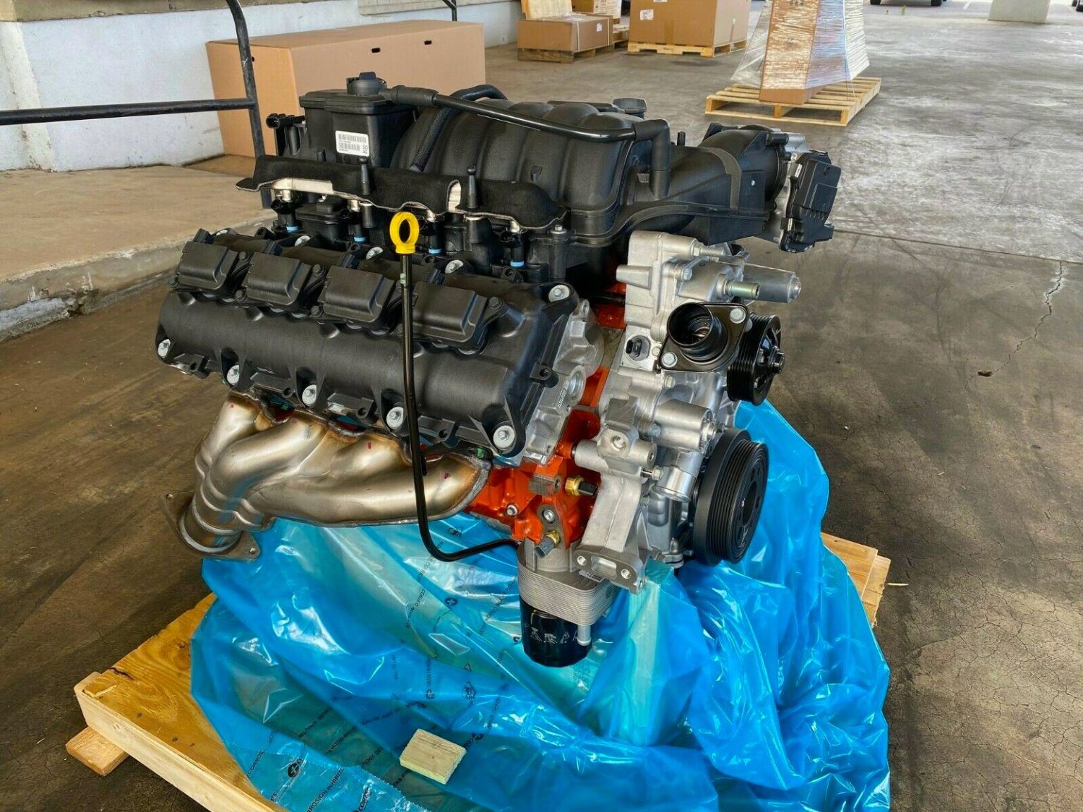 For Sale: A 392 Hemi Crate Engine With 470 BHP