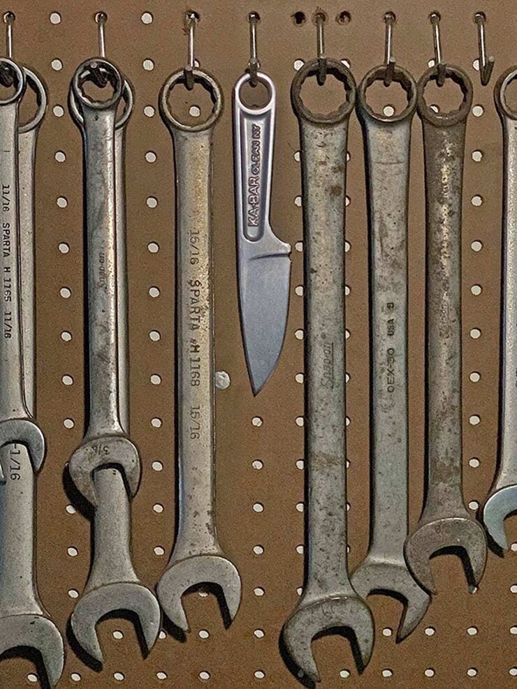 KA-BAR-Wrench-Knife-Hanging