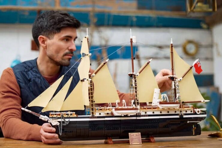 Lego Ernest Shackleton Endurance Ship 7