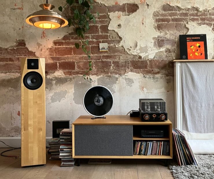 Miniot Black Wheel Turntable 4