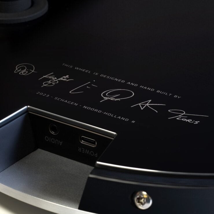 Miniot Black Wheel Turntable 6