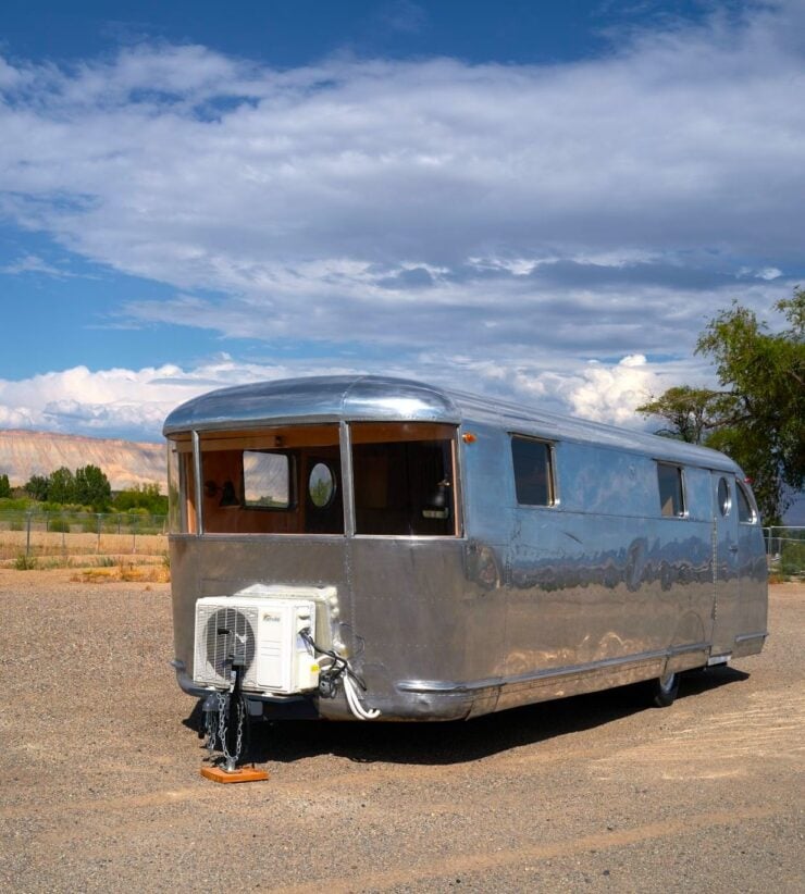 Spartan Manor Model 25 Travel Trailer 1