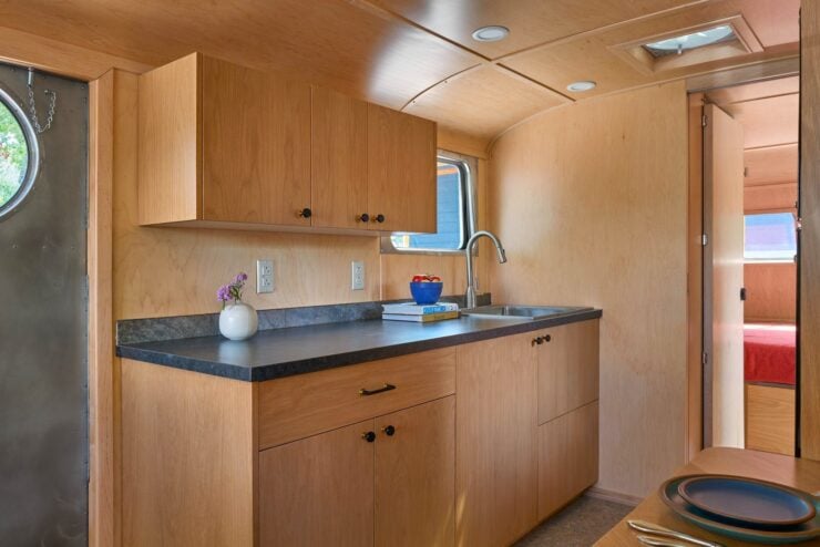 Spartan Manor Model 25 Travel Trailer 11