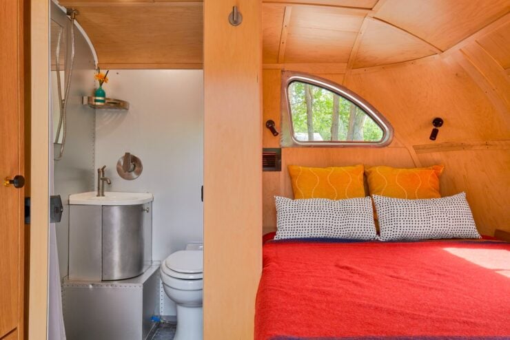 Spartan Manor Model 25 Travel Trailer 22