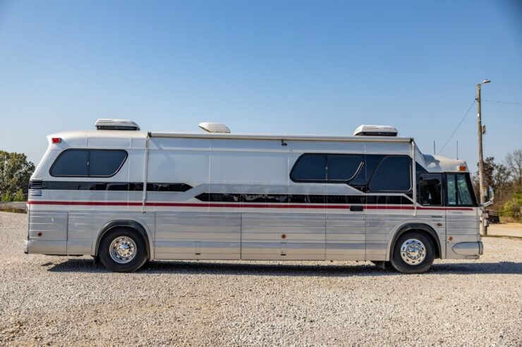 GM Buffalo Bus Motorhome 10