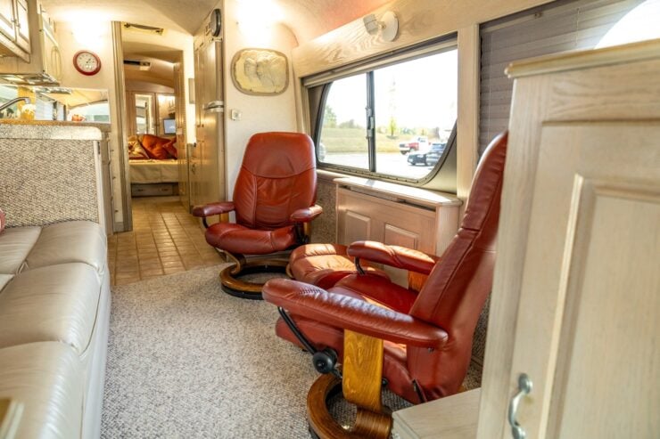 GM Buffalo Bus Motorhome 15