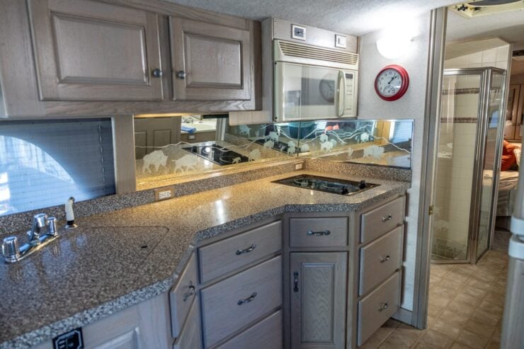 GM Buffalo Bus Motorhome 16