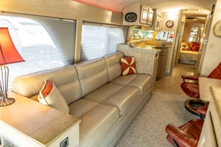 GM Buffalo Bus Motorhome 20