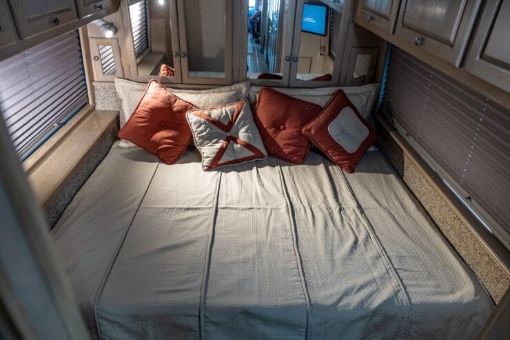 GM Buffalo Bus Motorhome 22