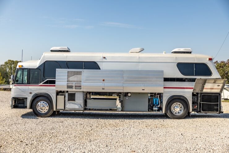GM Buffalo Bus Motorhome 5