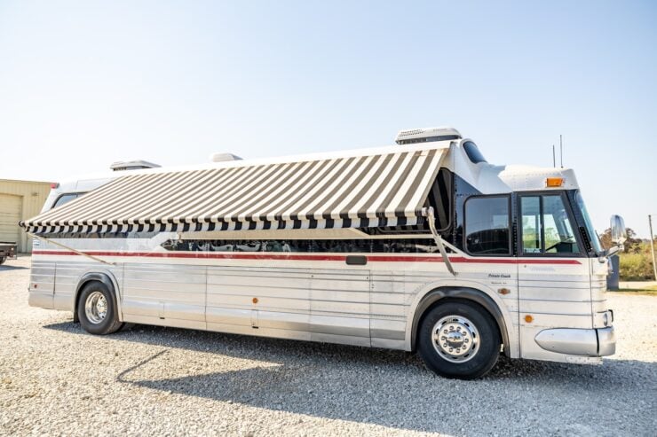 GM Buffalo Bus Motorhome 8