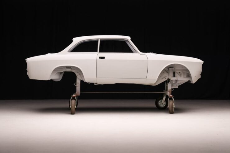 Alfa Romeo Giulia Sprint GT 3