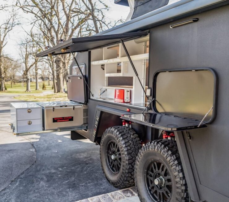 Bruder EXP-6 Off-Road Camper 12