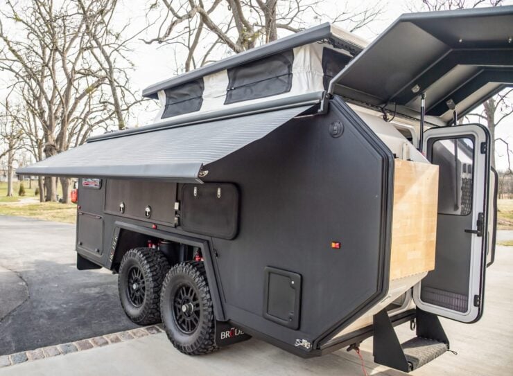 Bruder EXP-6 Off-Road Camper 18