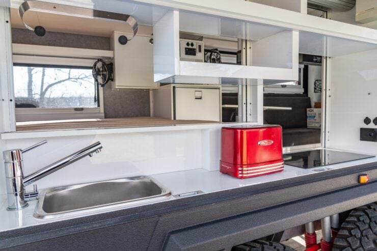 Bruder EXP-6 Off-Road Camper 23