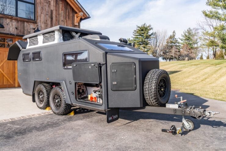 Bruder EXP-6 Off-Road Camper 4