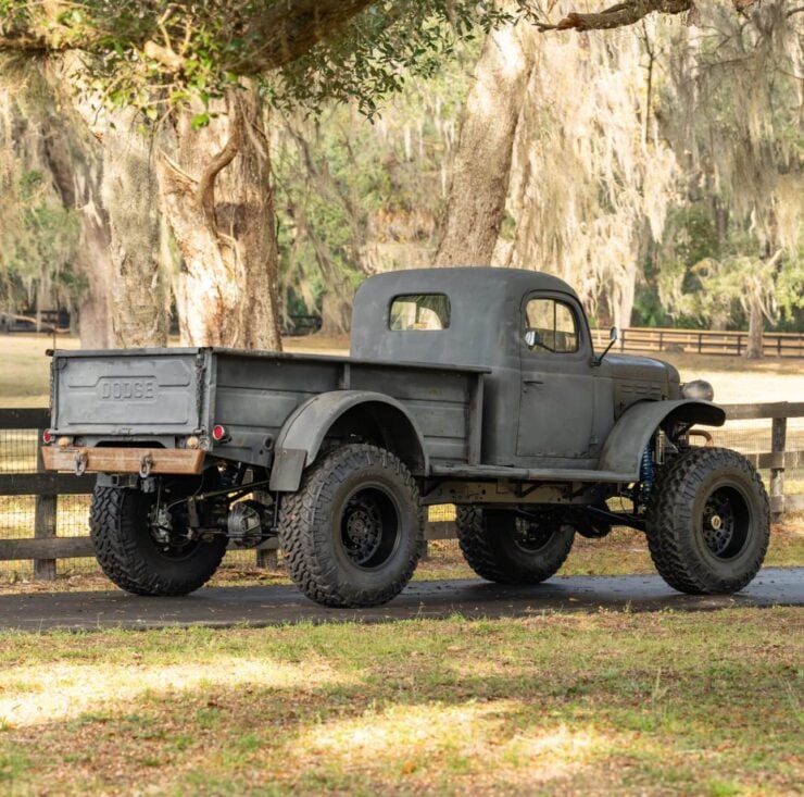 Dodge Power Wagon 4