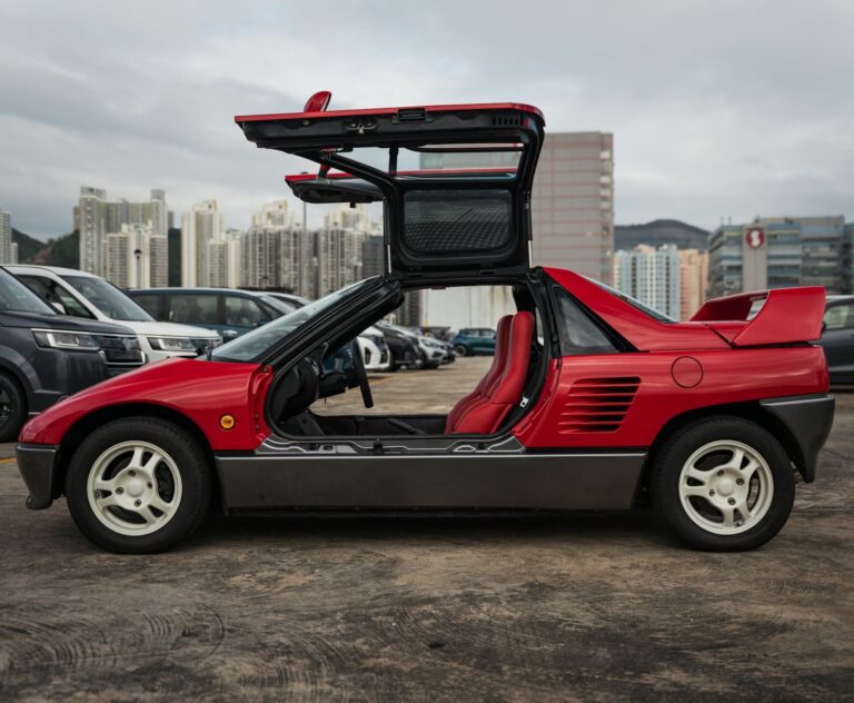 The Forgotten Gullwing Coupe - The Mazda Autozam AZ-1