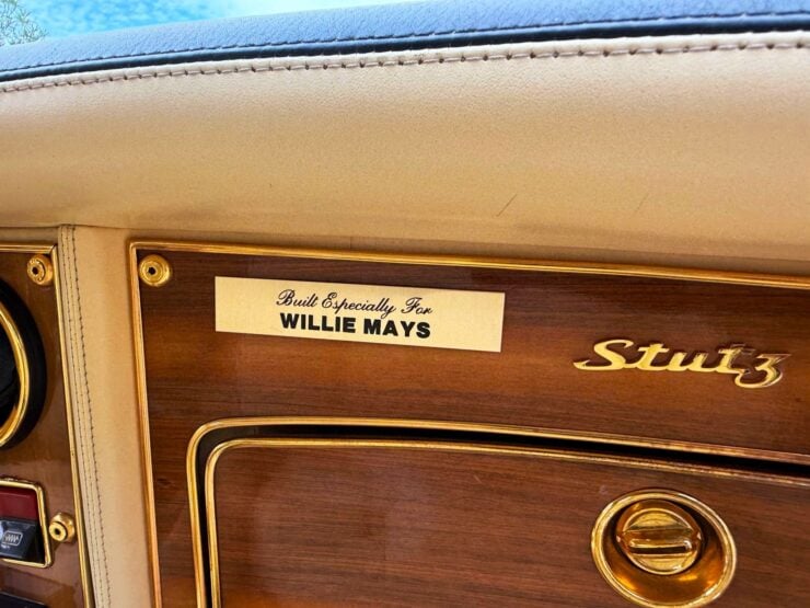 Stutz Blackhawk VI 8