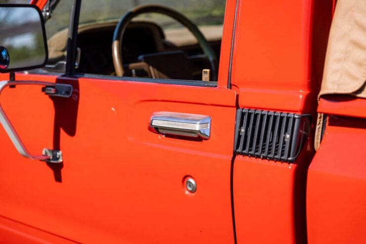 Toyota Hilux + Matching Trailer 18