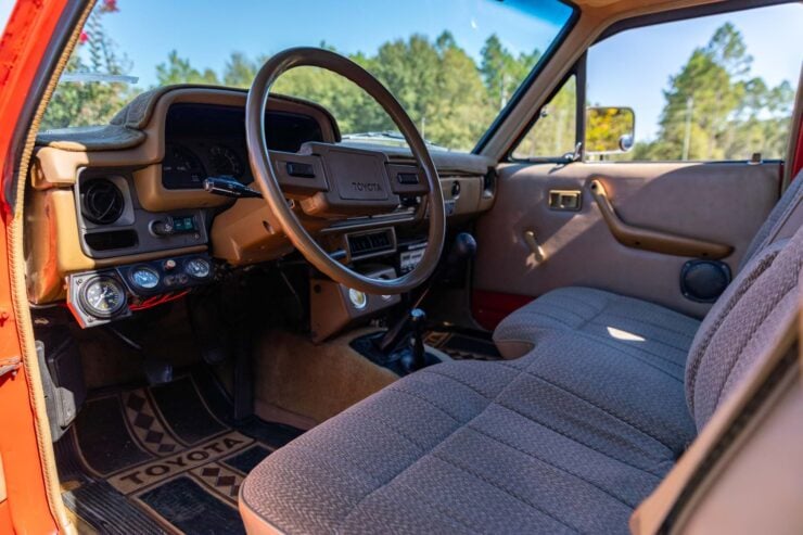 Toyota Hilux + Matching Trailer 28