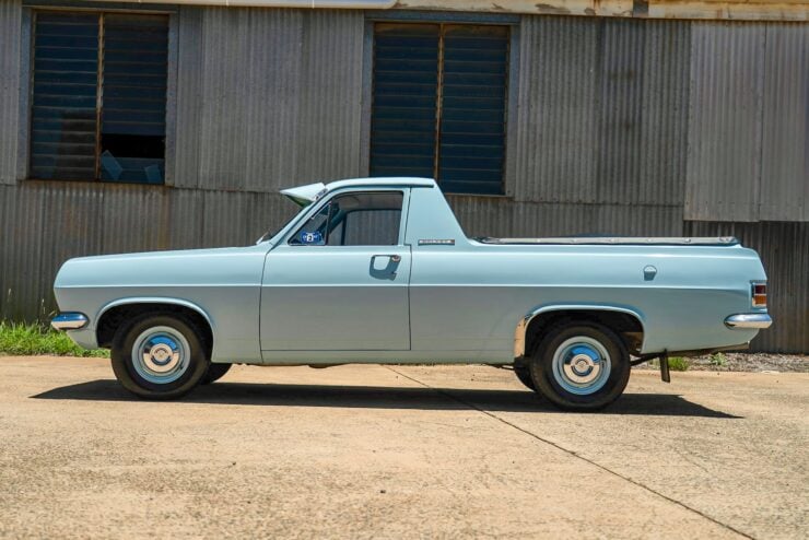 Holden HR Ute 18