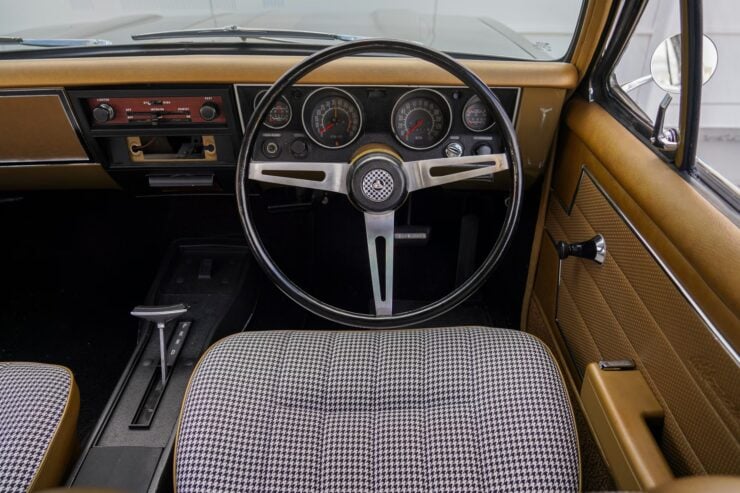 Holden HT Monaro GTS 27