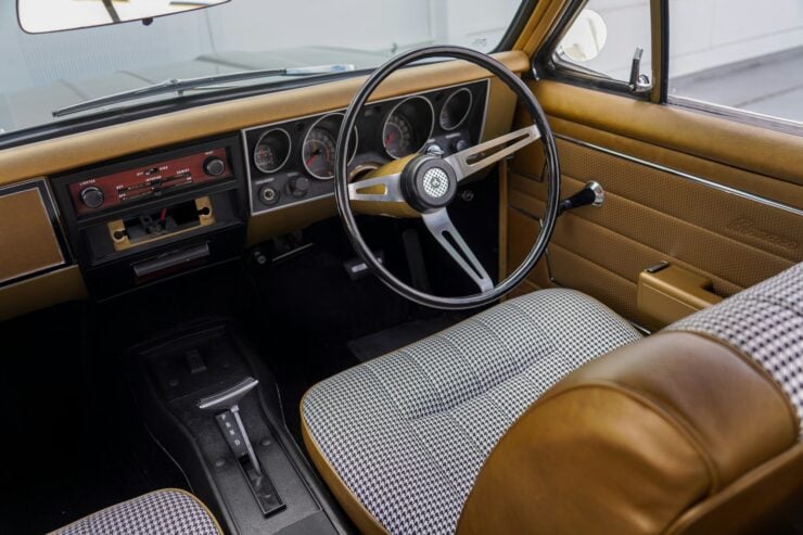 Holden HT Monaro GTS 28