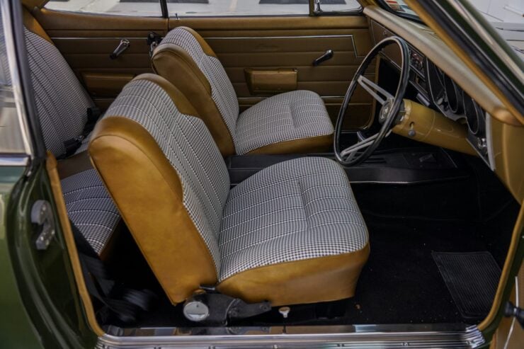 Holden HT Monaro GTS 29