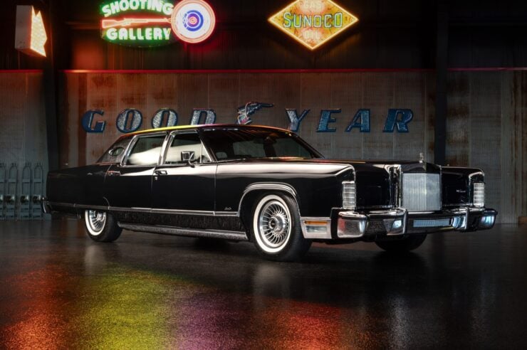 Lincoln Continental Sleeper Coyote V8 1