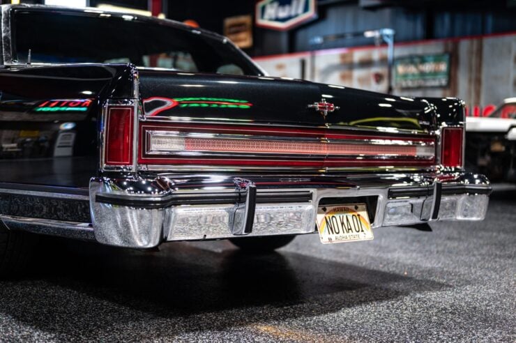 Lincoln Continental Sleeper Coyote V8 19