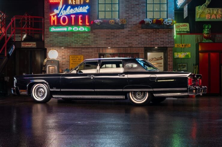 Lincoln Continental Sleeper Coyote V8 2