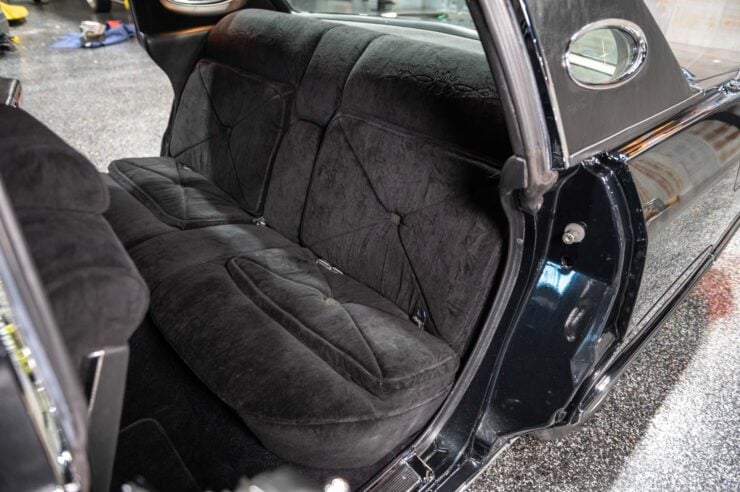 Lincoln Continental Sleeper Coyote V8 21