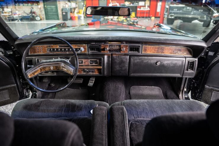 Lincoln Continental Sleeper Coyote V8 22