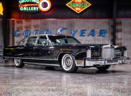 Lincoln Continental Sleeper Coyote V8 3