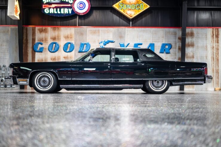 Lincoln Continental Sleeper Coyote V8 7