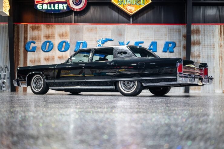 Lincoln Continental Sleeper Coyote V8 9