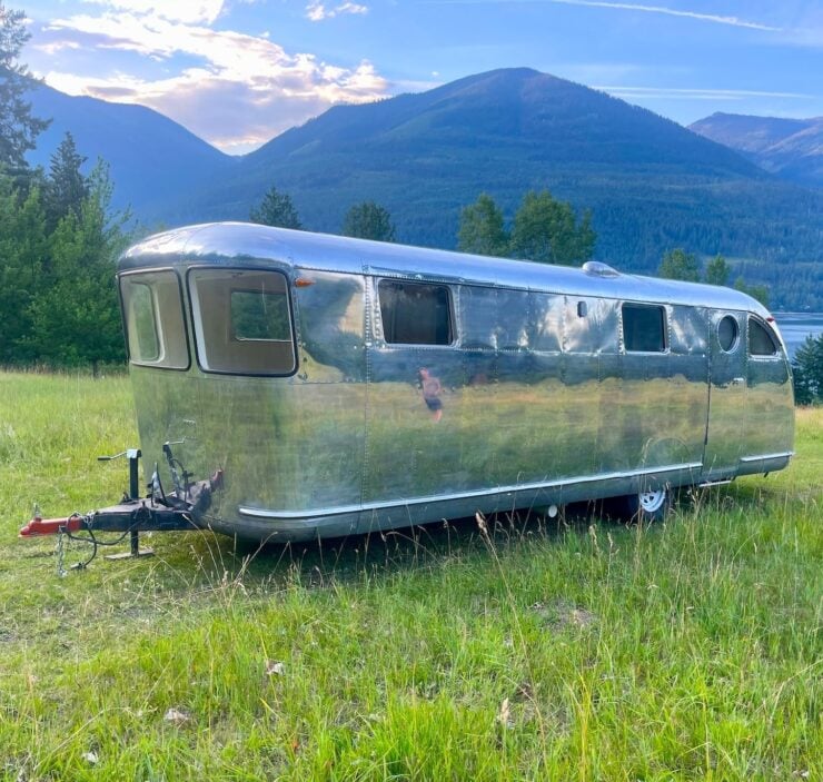 Spartan Manor Model 25 Travel Trailer 1