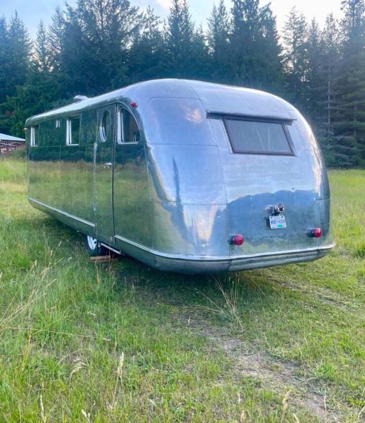 Spartan Manor Model 25 Travel Trailer 14