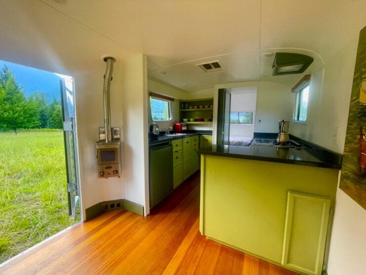 Spartan Manor Model 25 Travel Trailer 16