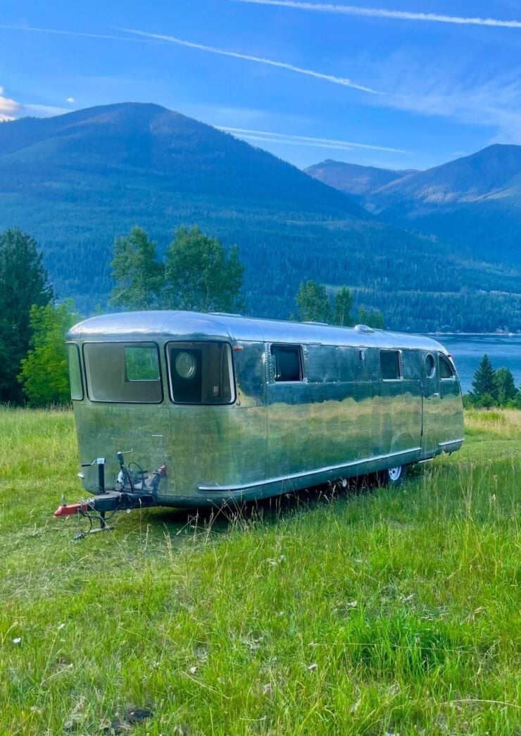 Spartan Manor Model 25 Travel Trailer 2