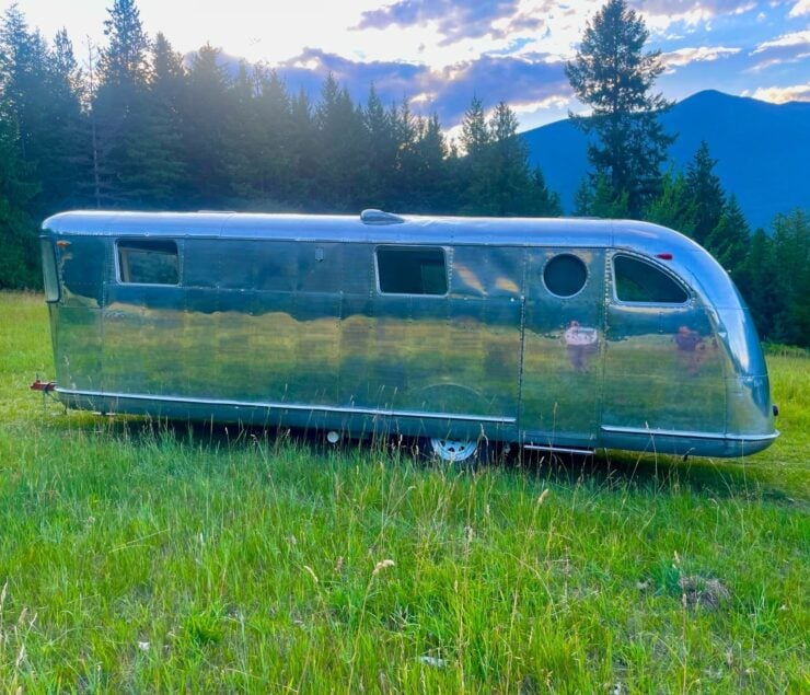 Spartan Manor Model 25 Travel Trailer