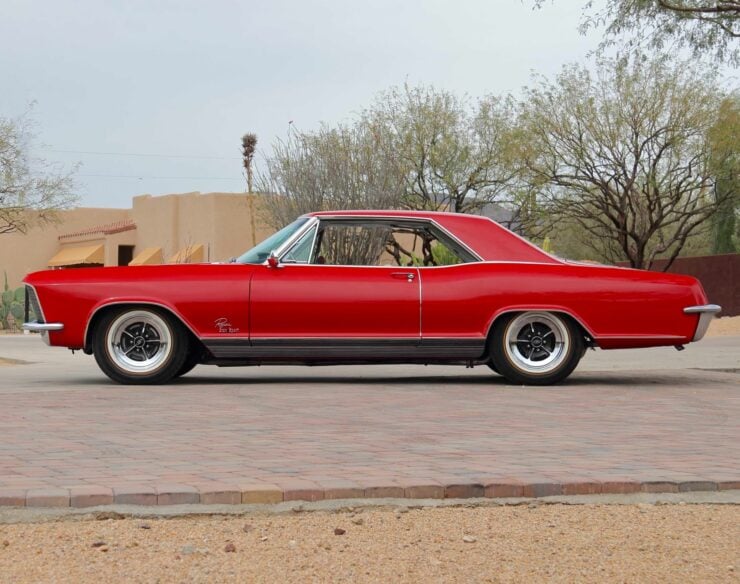 1965 Buick Riviera GS 17