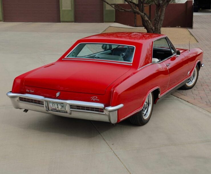 1965 Buick Riviera GS 19