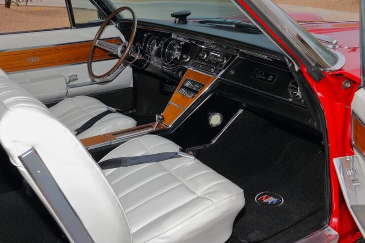 1965 Buick Riviera GS 9