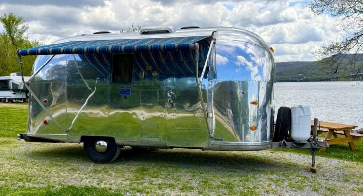 Airstream Globetrotter Travel Trailer 10