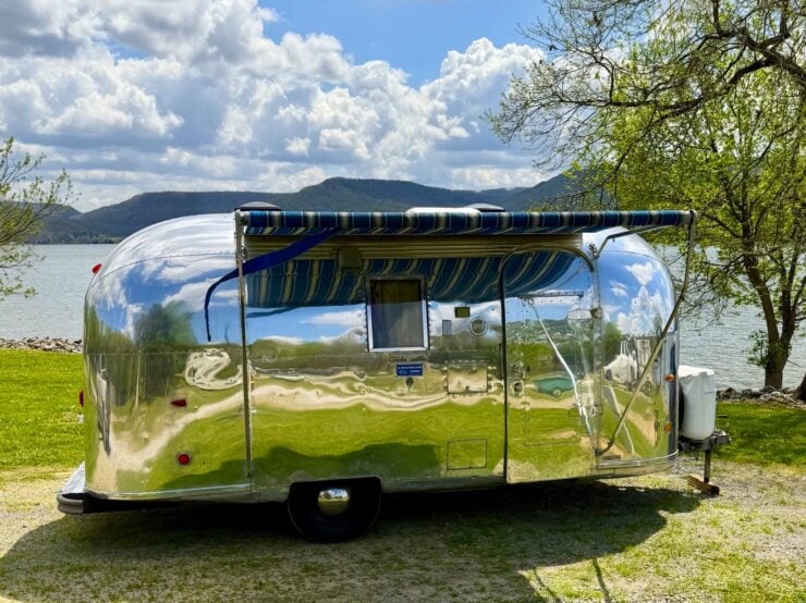 Airstream Globetrotter Travel Trailer 14