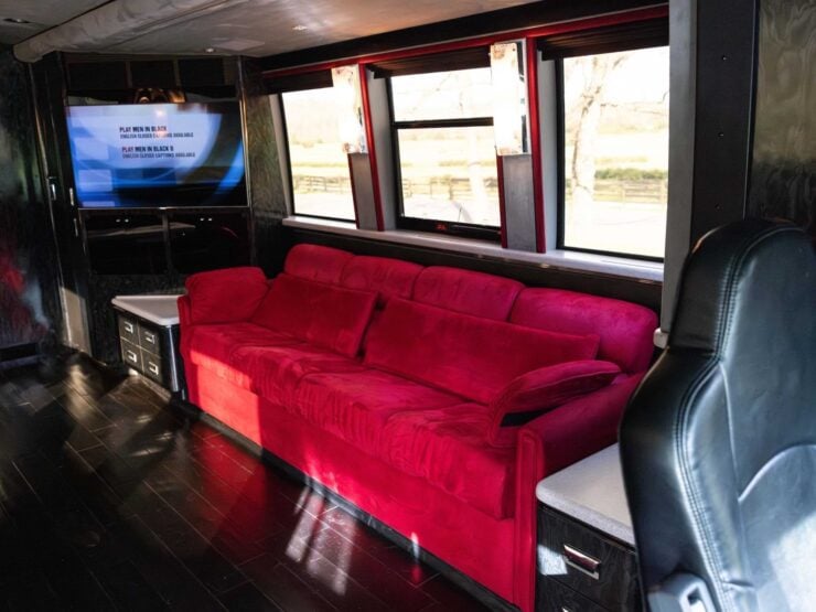 Charlie Sheen Prevost Marathon XL Tour Bus 11